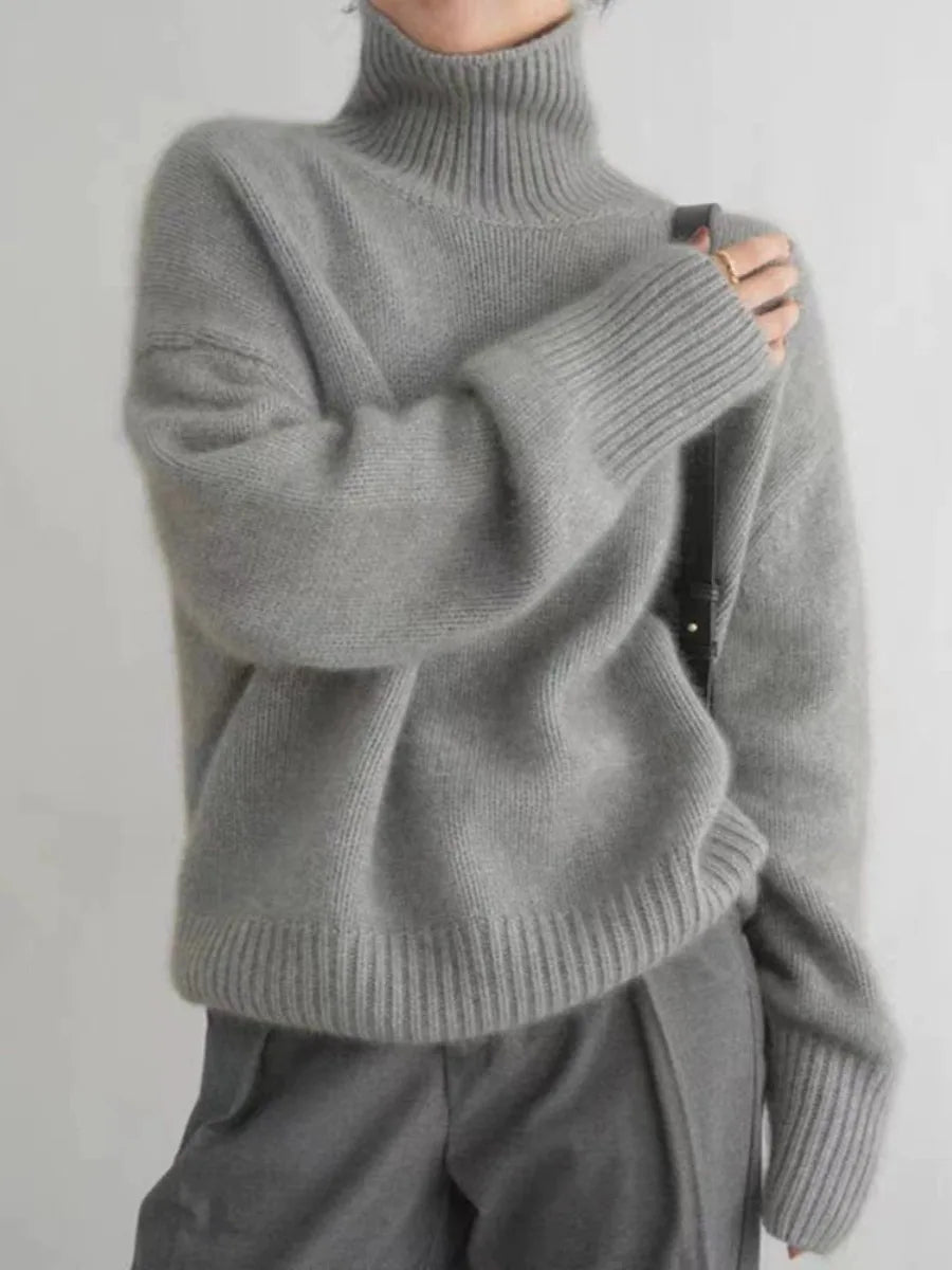 Calyssia | Women’s Oversized Cashmere Turtleneck Sweater