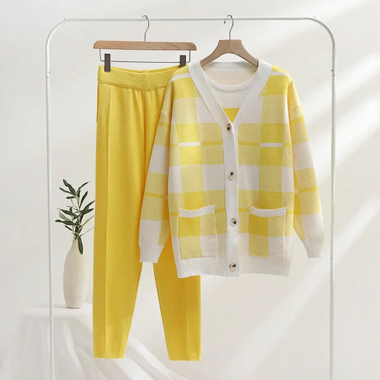 Zyrell | Women’s 3-Piece Plaid Knit Set