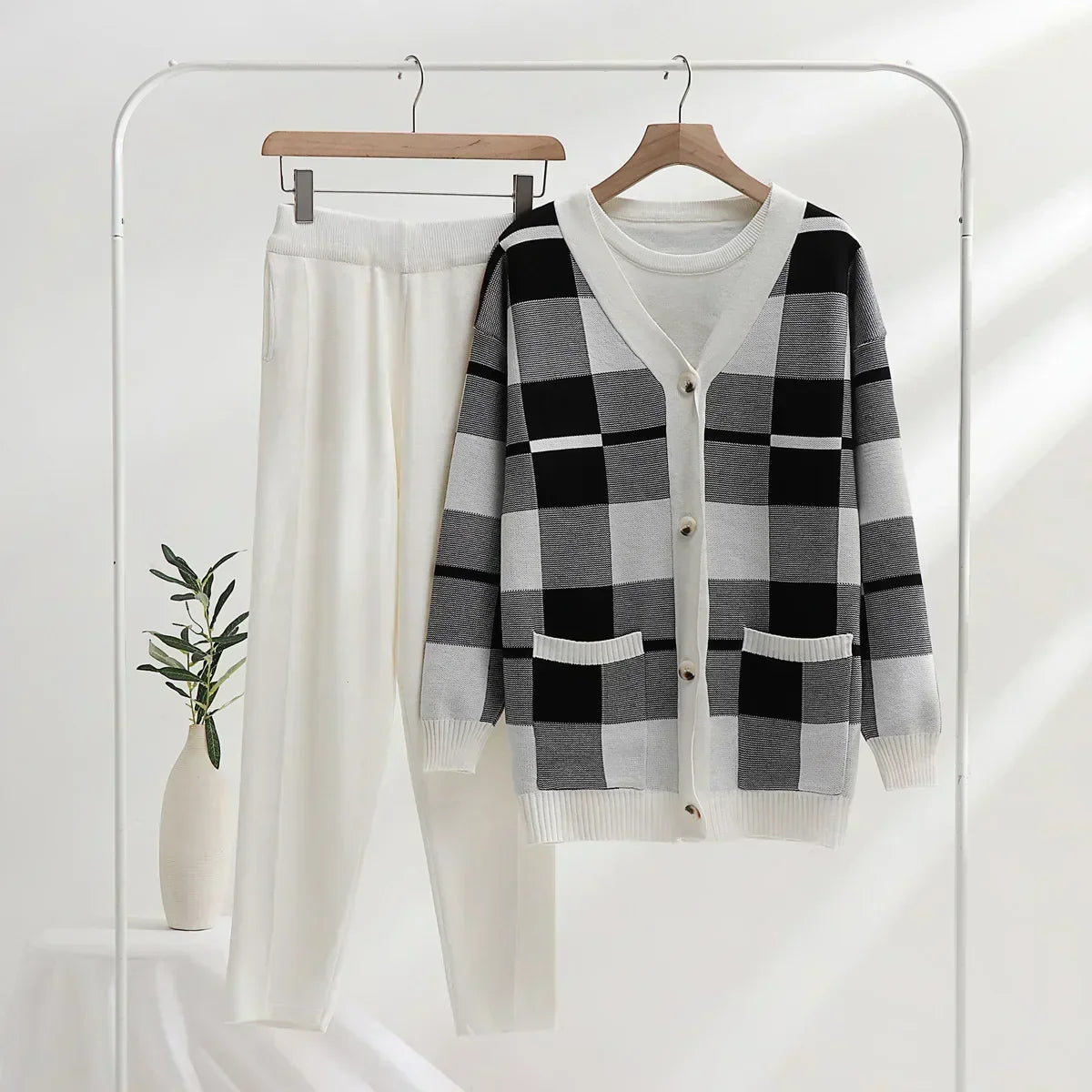 Zyrell | Women’s 3-Piece Plaid Knit Set